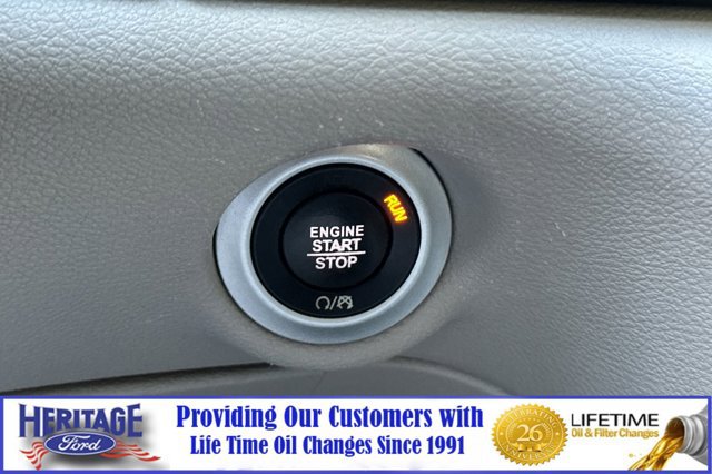 Used 2021 Chrysler Pacifica Touring-L FWD image 23