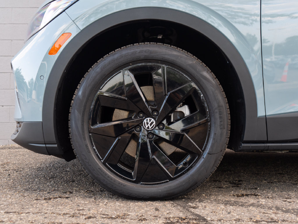 New 2026 Volkswagen ID.4 Pro S Plus AWD/4WD image 7