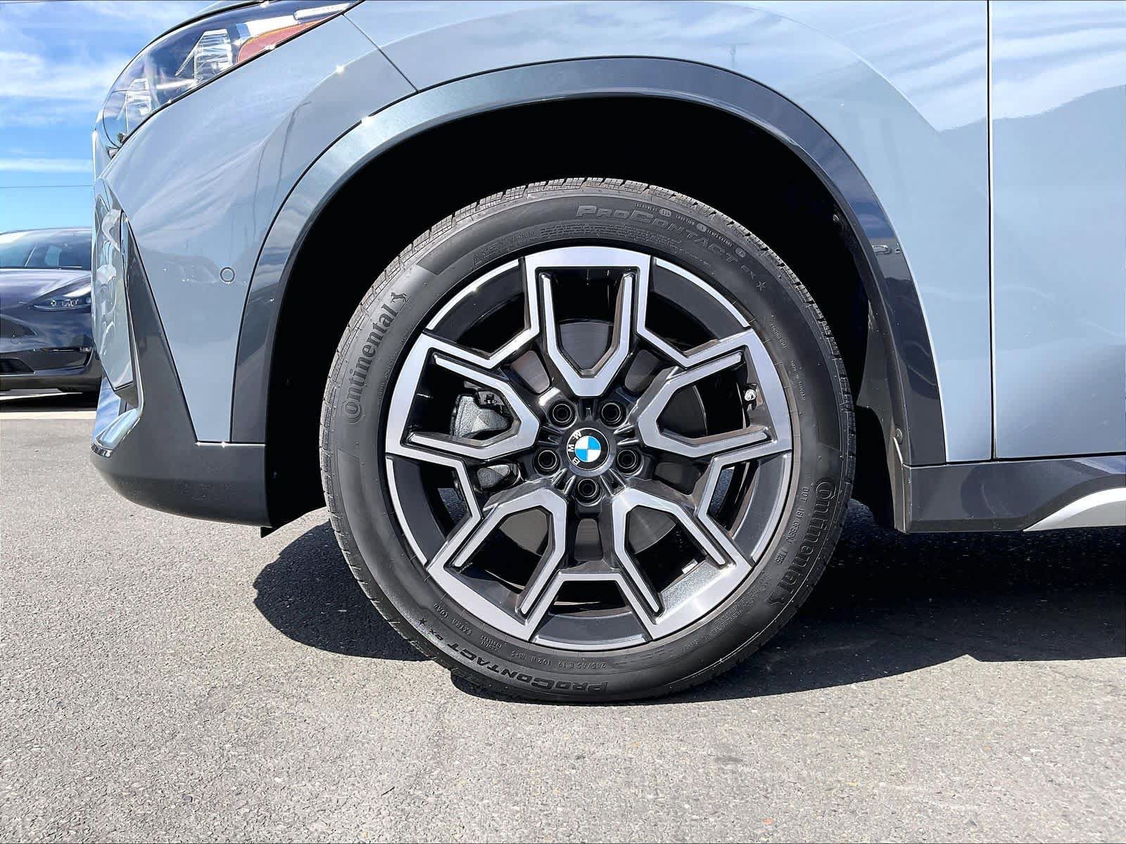 Used 2025 BMW X1 xDrive28i w/ Convenience Package AWD/4WD image 12