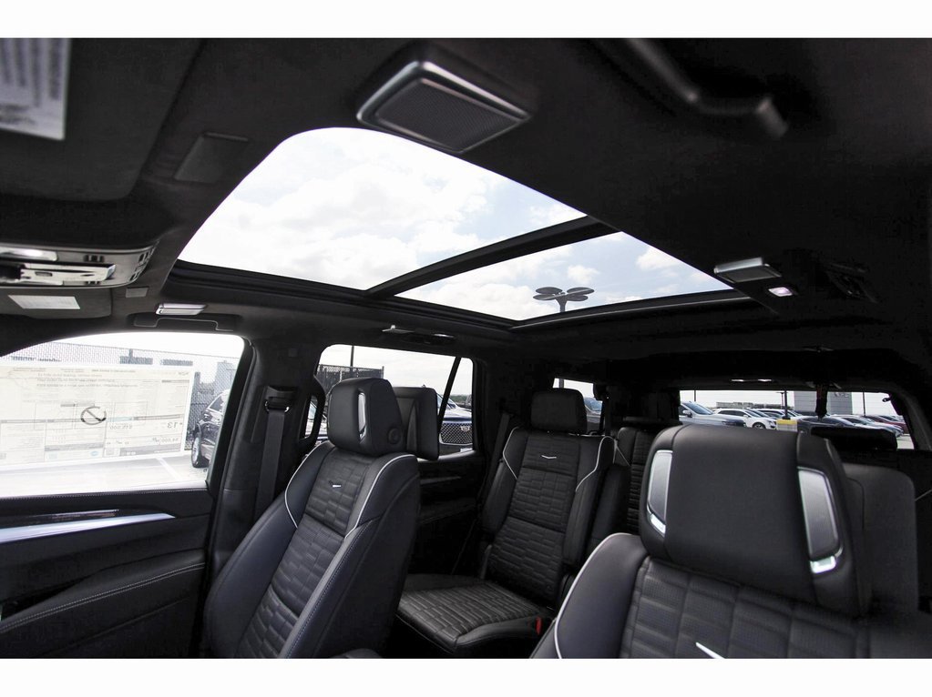 New 2026 Cadillac Escalade V w/ LPO, ONYX Package AWD/4WD image 24