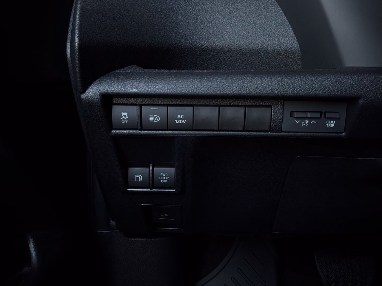 New 2026 Toyota Sienna XLE Woodland Edition AWD/4WD image 28