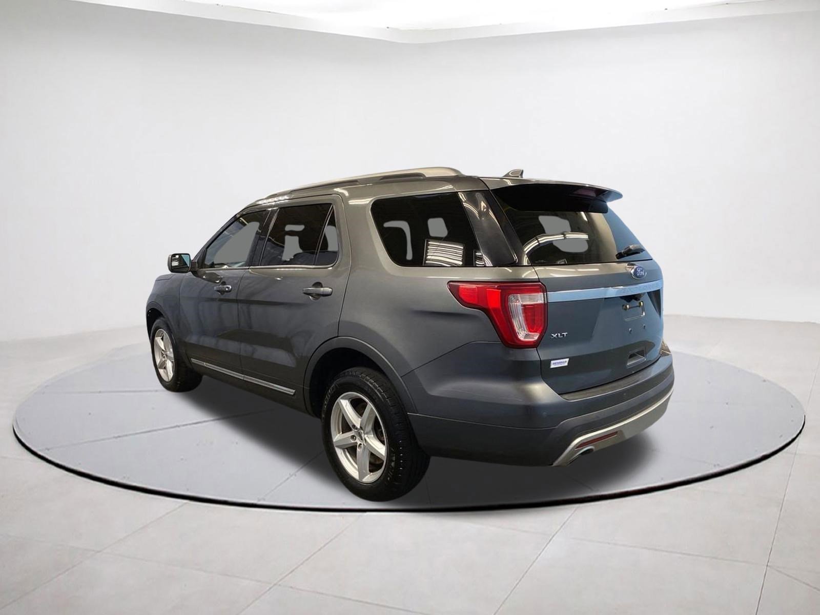 Used 2016 Ford Explorer XLT AWD/4WD image 4