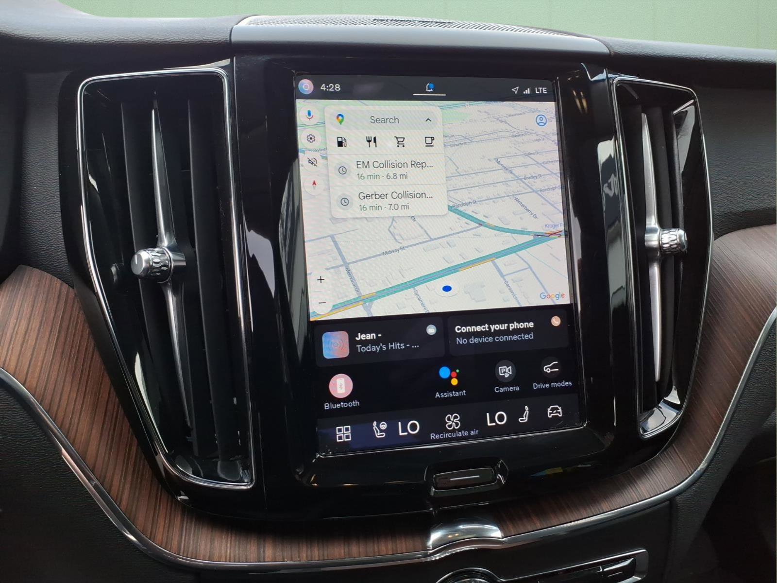 Used 2023 Volvo XC60 B5 Plus w/ Climate Package image 24