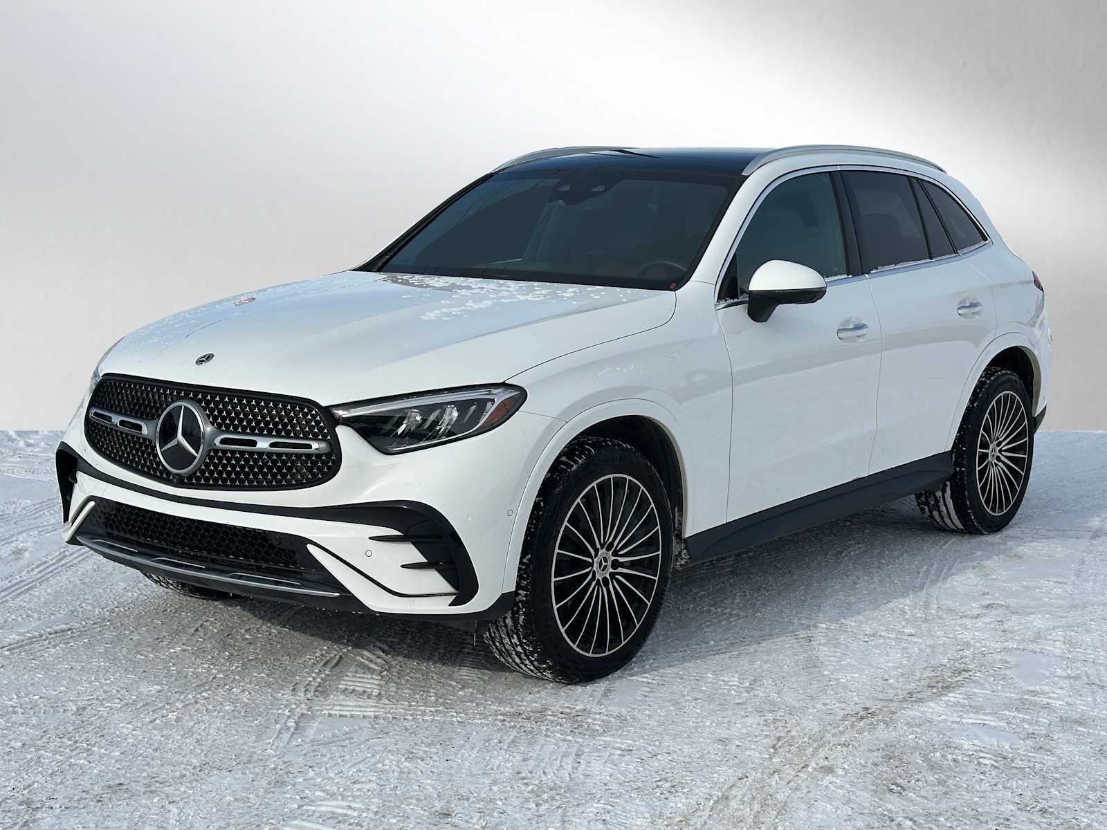 Used 2024 Mercedes-Benz GLC 300 4MATIC image 7