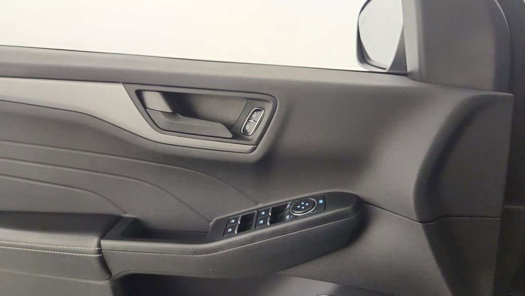 Used 2023 Ford Escape Active image 15