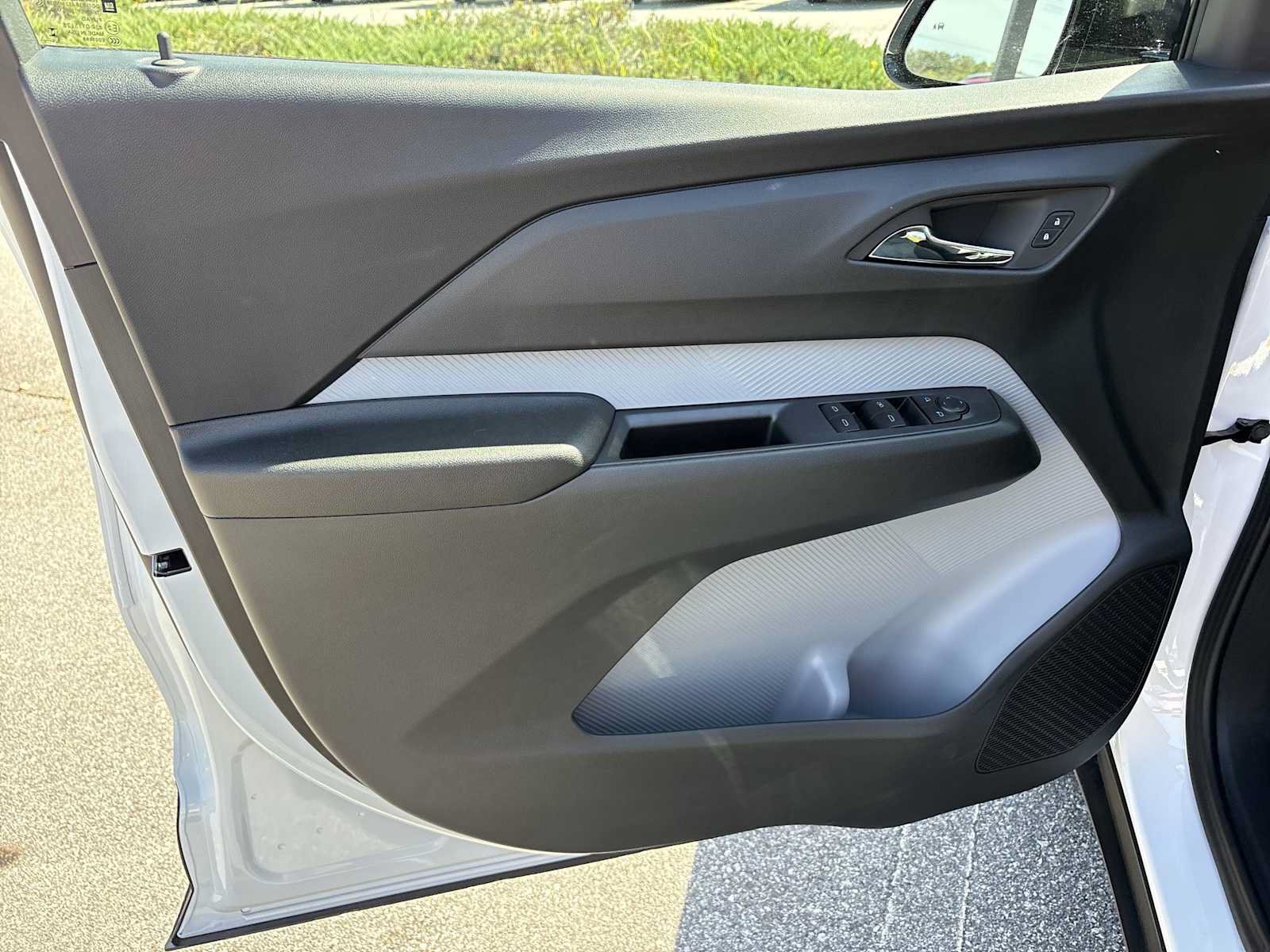 New 2027 Chevrolet Bolt LT FWD image 21