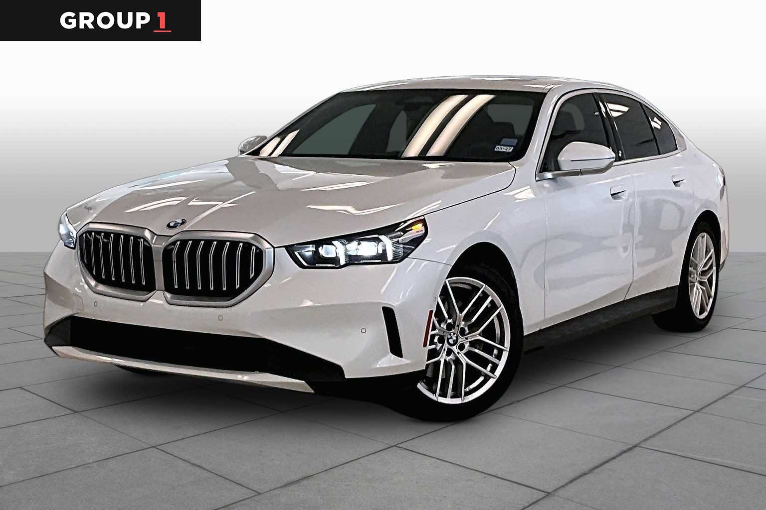 Used 2024 BMW 530i w/ Convenience Package RWD image 1