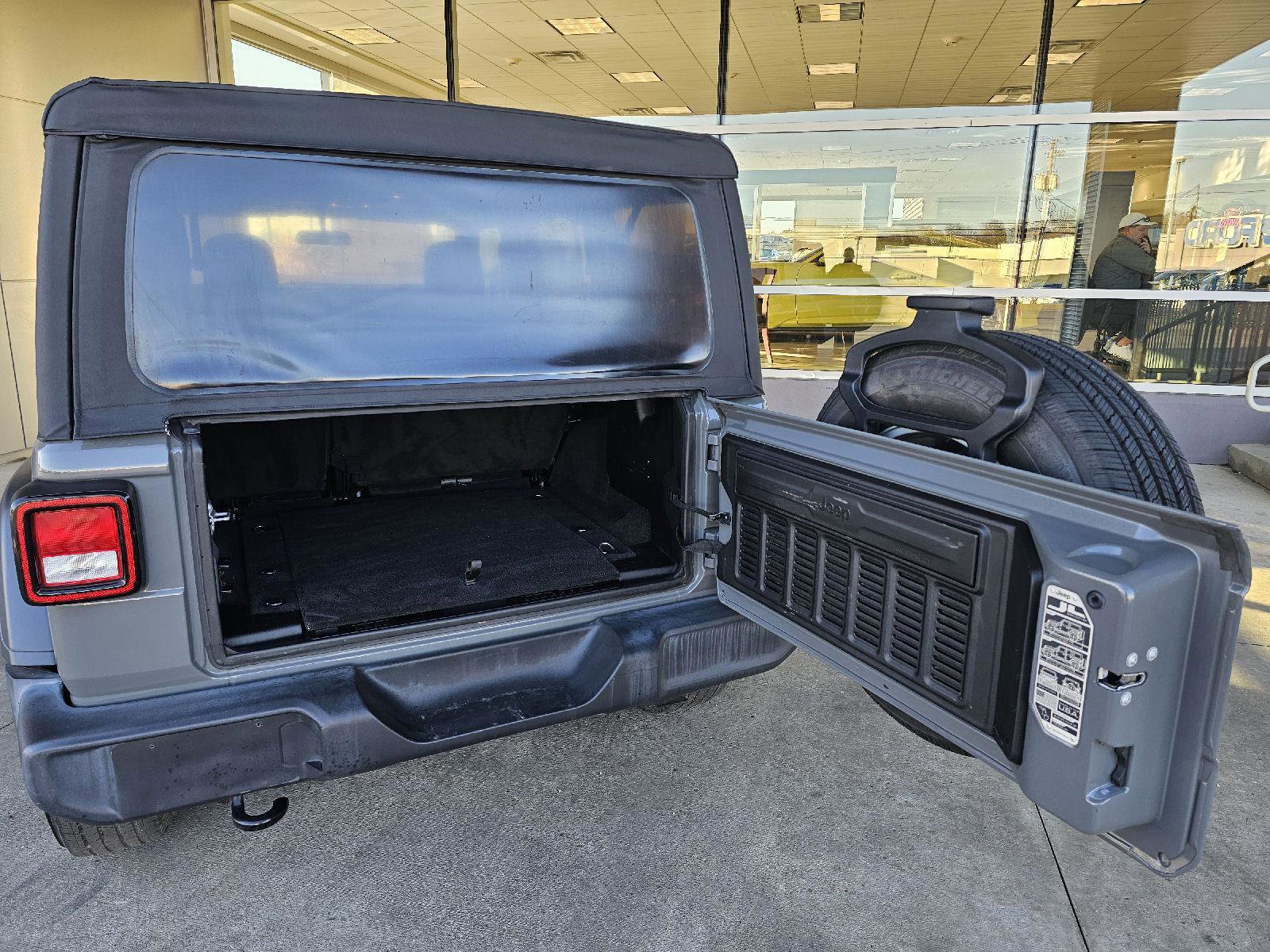 Used 2019 Jeep Wrangler Unlimited Sport S image 15