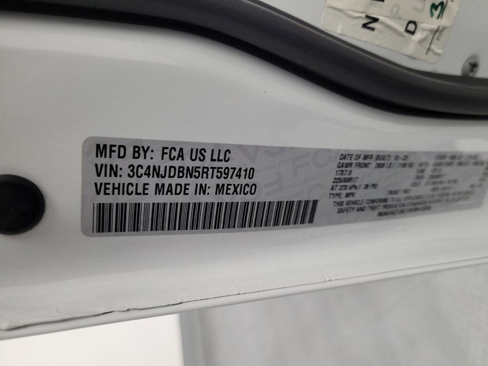 Used 2024 Jeep Compass Latitude image 33