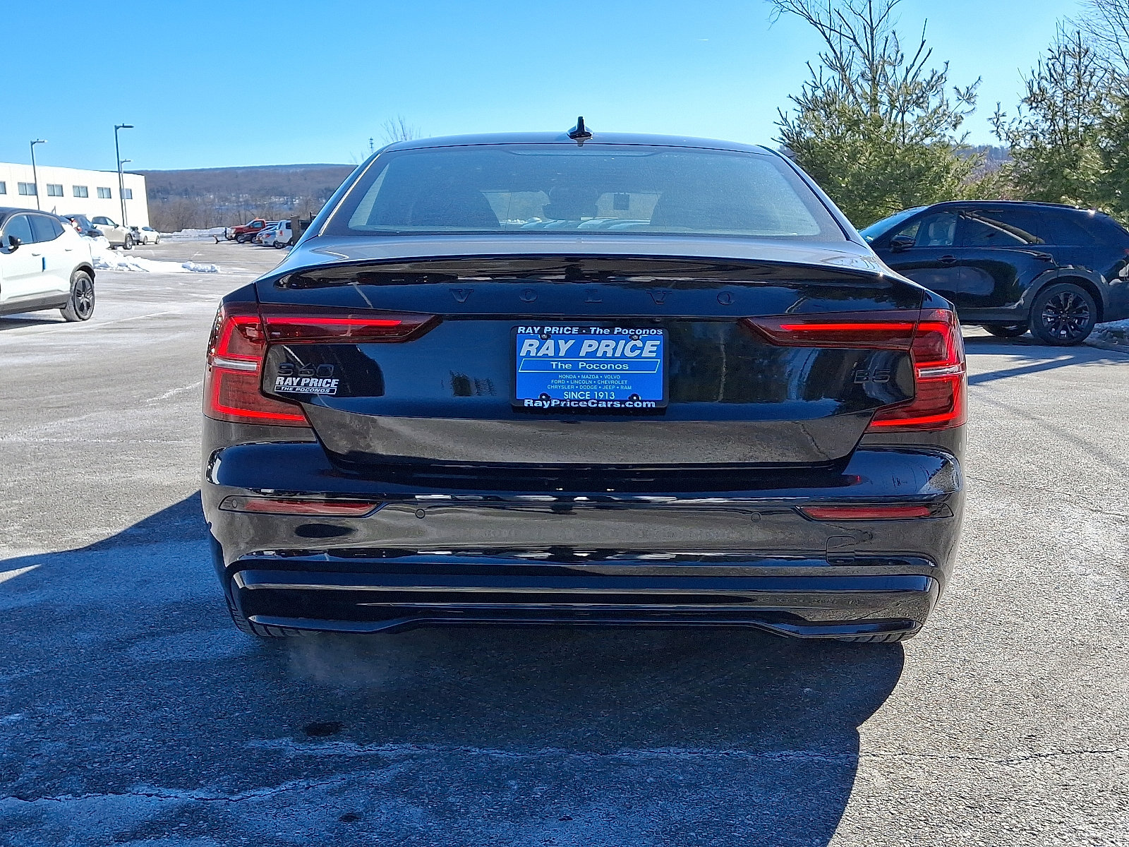 Certified 2024 Volvo S60 B5 Plus w/ Climate Package image 5