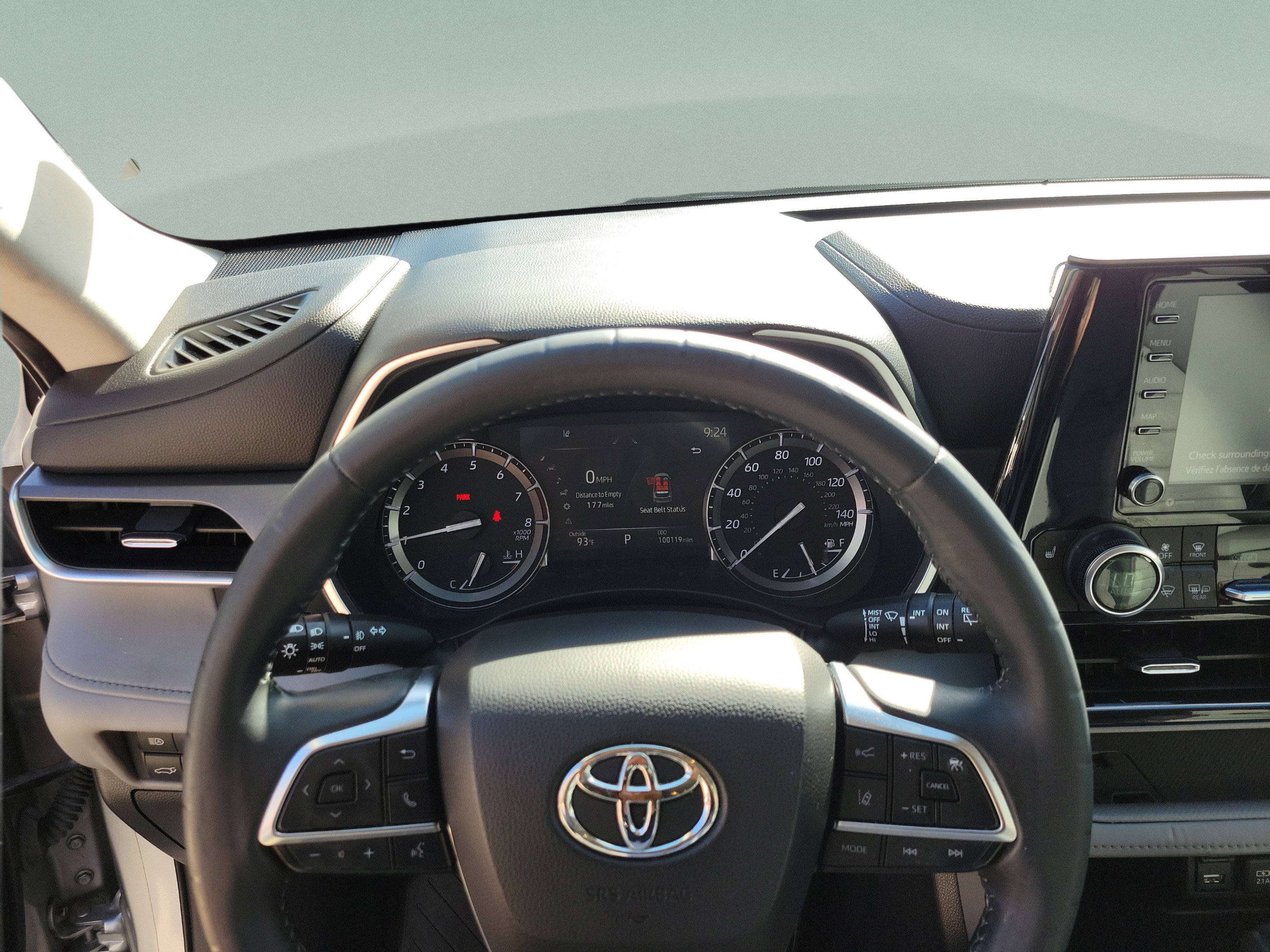 Used 2021 Toyota Highlander XLE FWD image 15