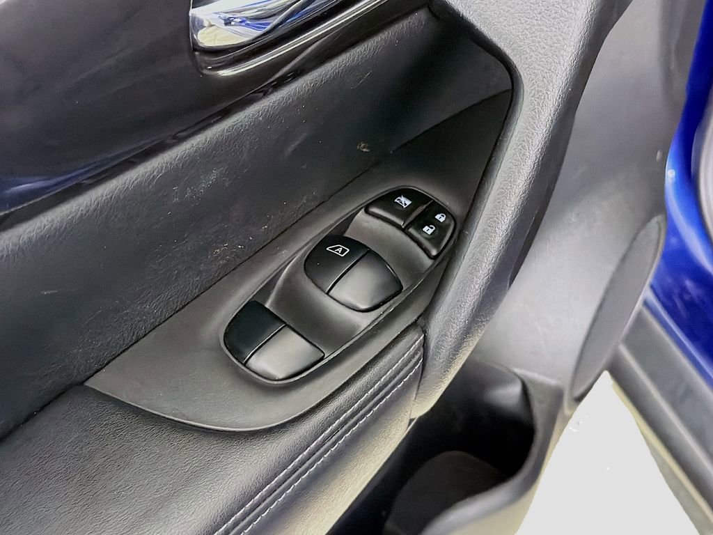 Used 2020 Nissan Rogue SV image 20