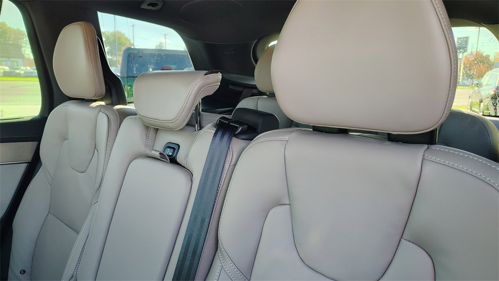 New 2026 Volvo XC90 B6 Ultra image 29