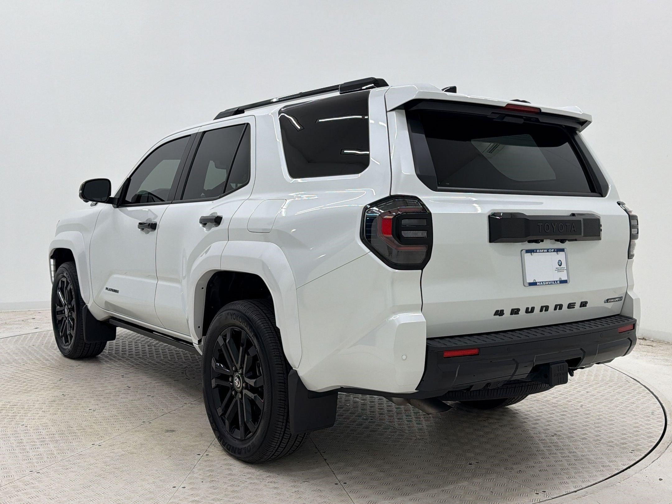 Used 2025 Toyota 4Runner Platinum AWD/4WD image 3