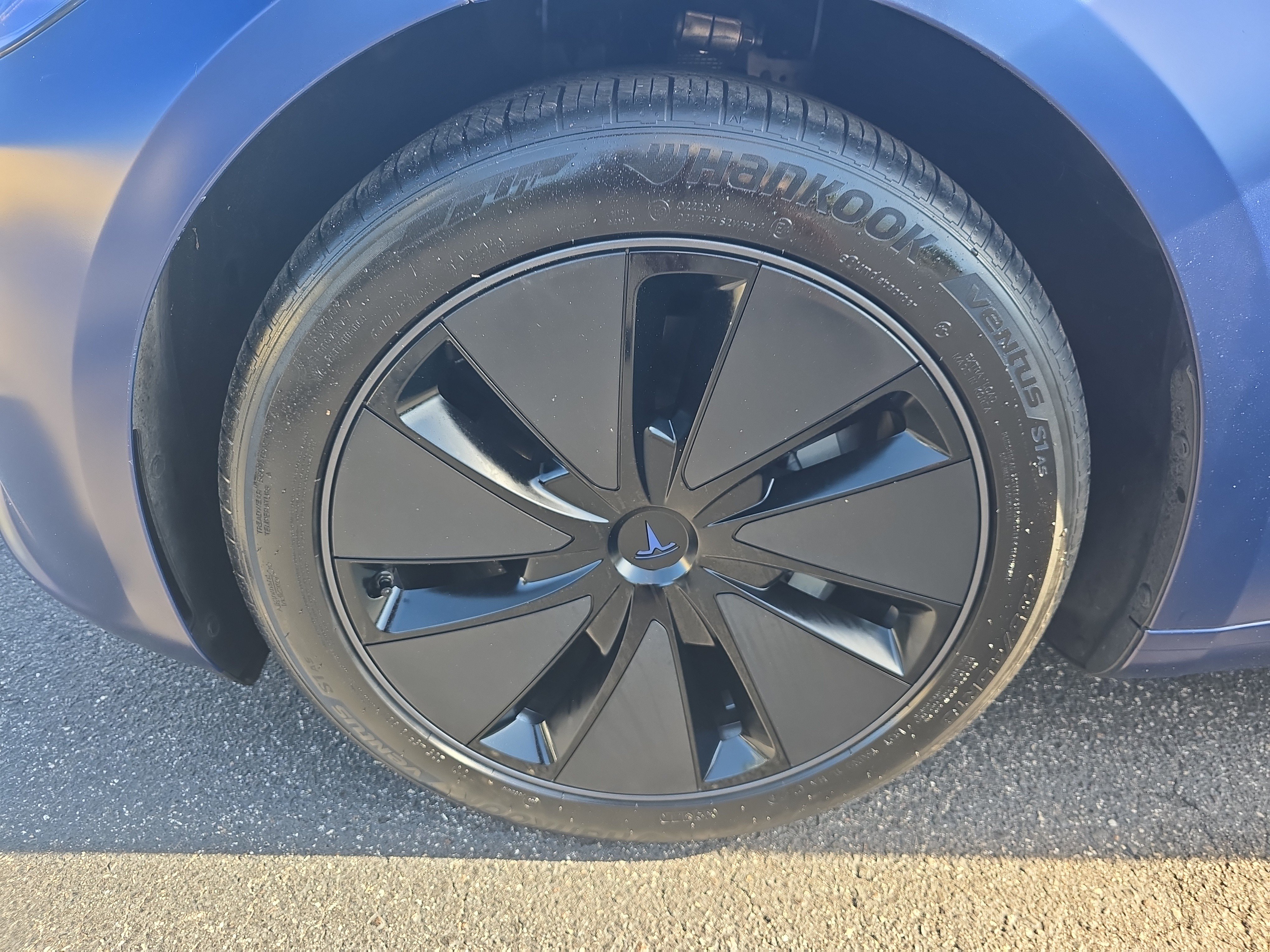 Used 2025 Tesla Model 3 Long Range AWD/4WD image 6