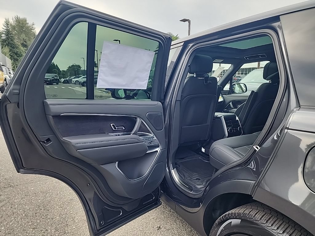 New 2026 Land Rover Range Rover SE AWD/4WD image 15
