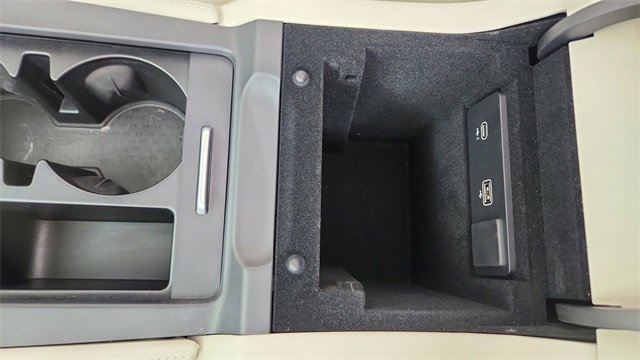 Used 2025 Jaguar F-PACE R-Dynamic S image 50