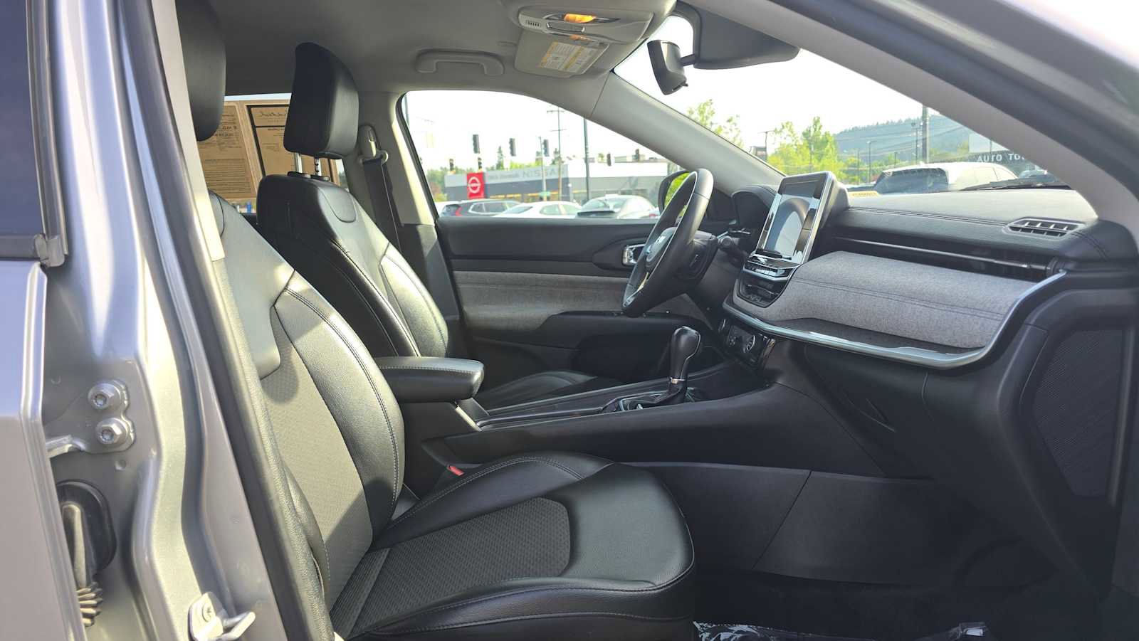 Used 2022 Jeep Compass Latitude AWD/4WD image 10