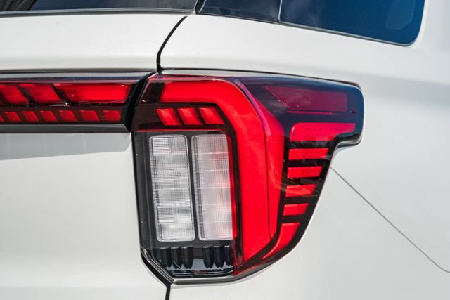 New 2026 Ford Explorer Active w/ Active Comfort Package AWD/4WD image 7