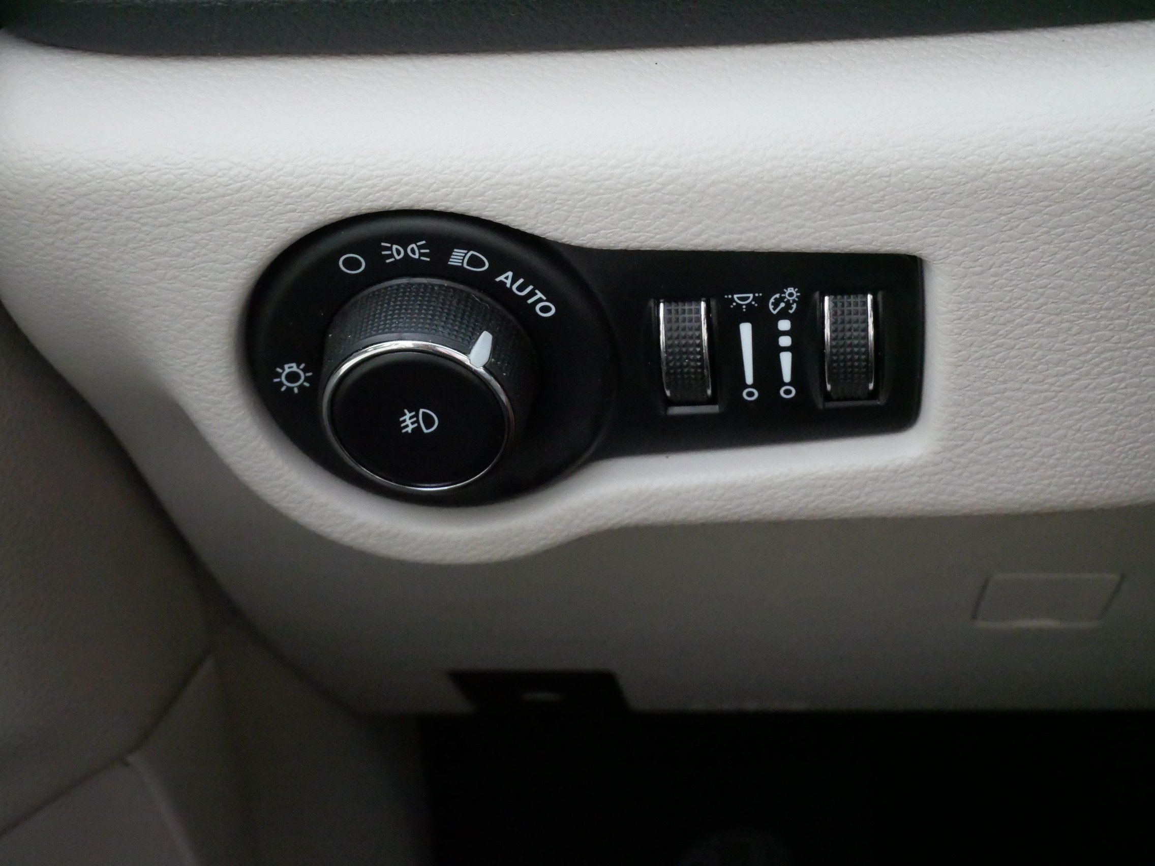 Used 2023 Chrysler Pacifica Touring-L FWD image 27