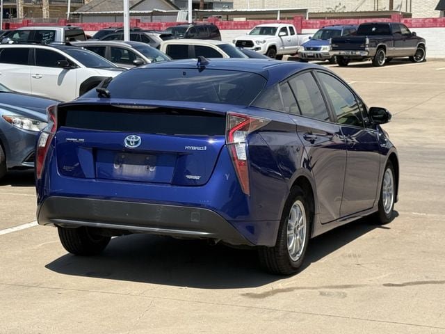 Used 2016 Toyota Prius Three w/ Advanced Technology Package FWD image 4