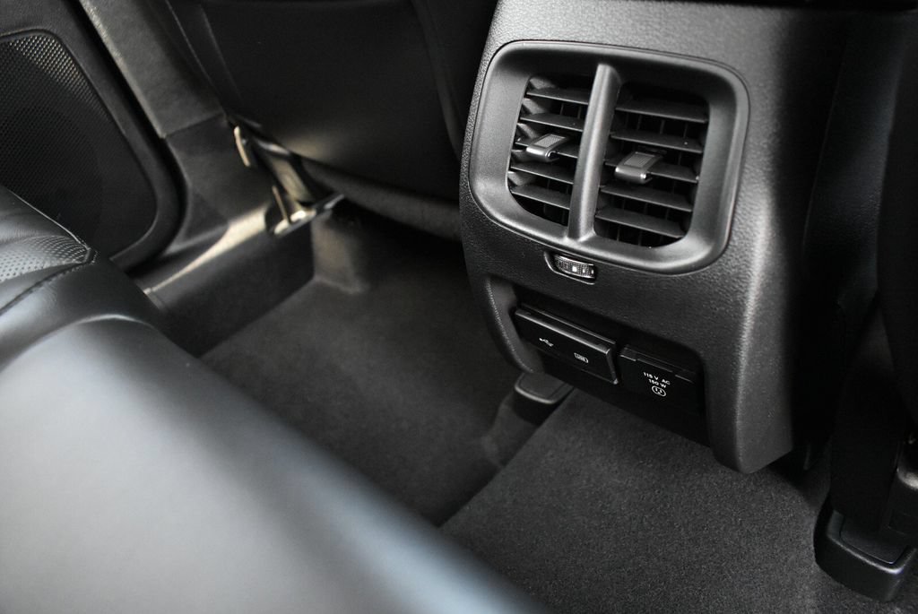 Used 2019 Jeep Cherokee Limited AWD/4WD image 26