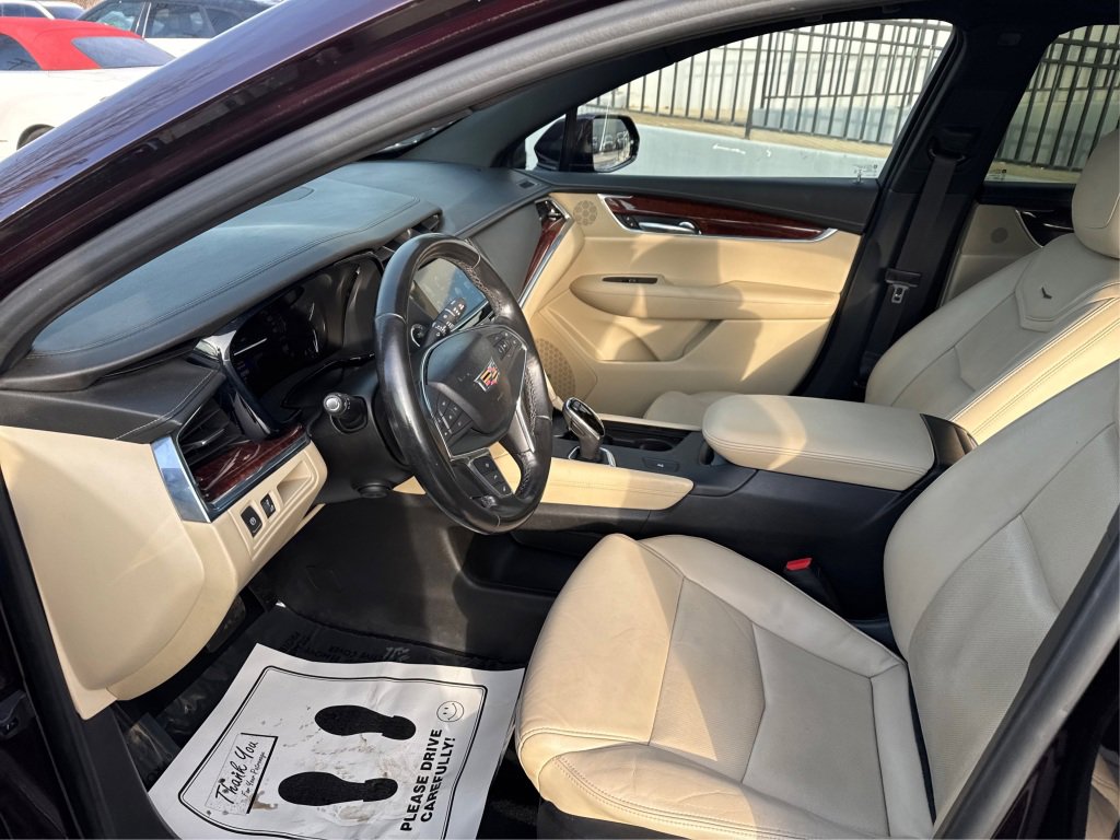 Used 2018 Cadillac XT5 Luxury w/ Driver Awareness Package image 11