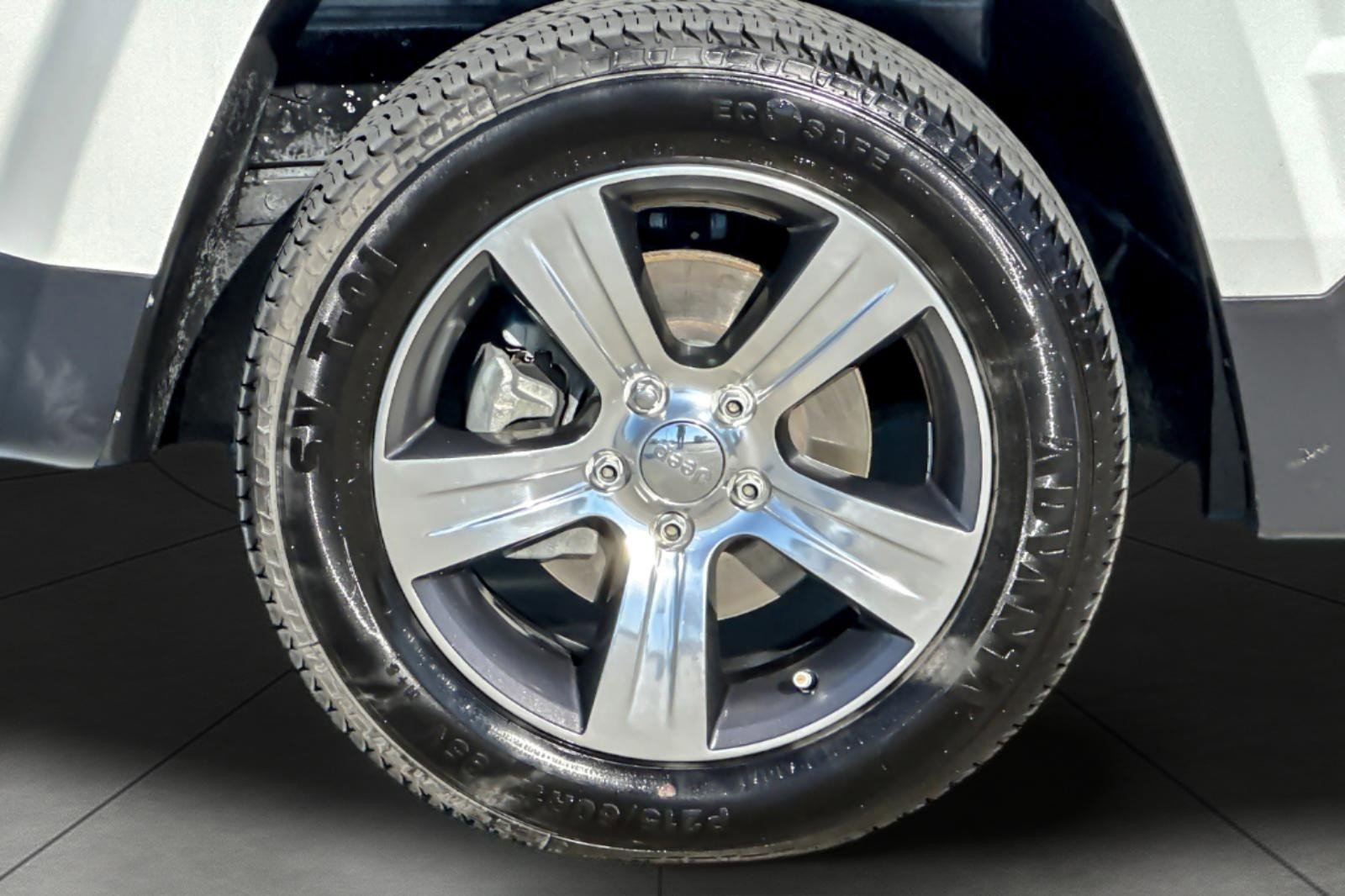 Used 2016 Jeep Patriot High Altitude image 24