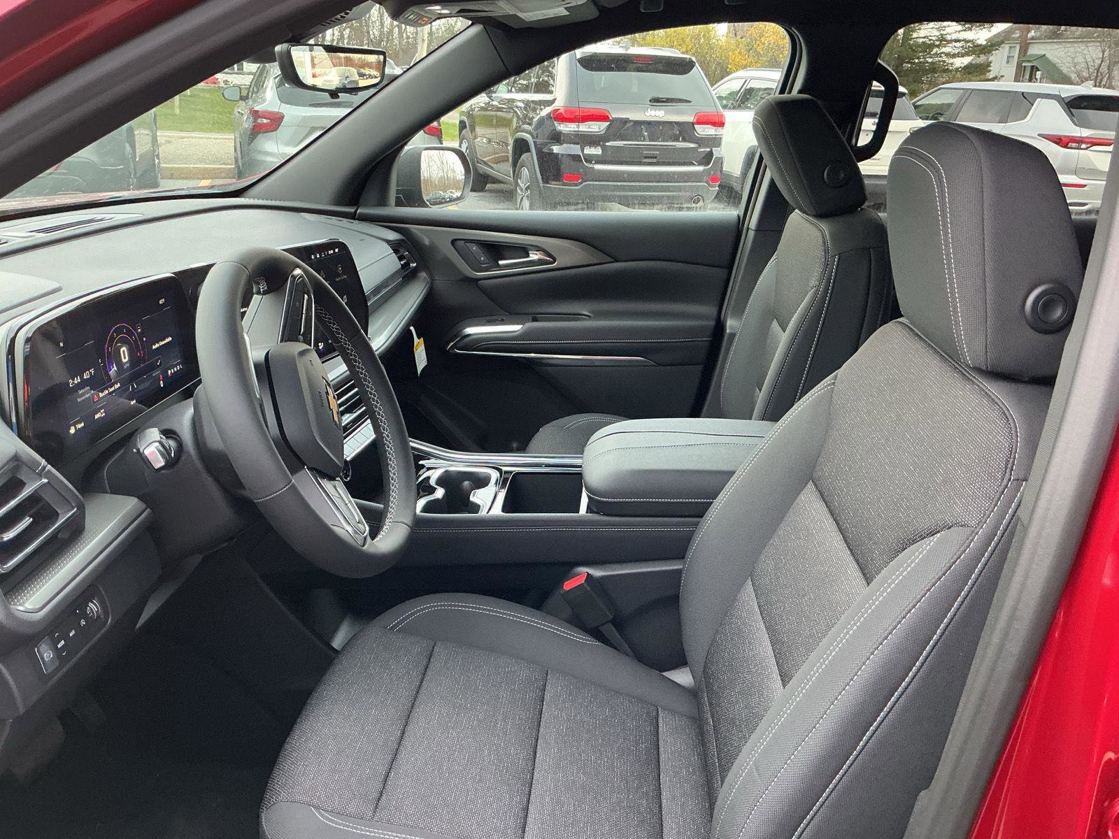 New 2026 Chevrolet Traverse LT image 11