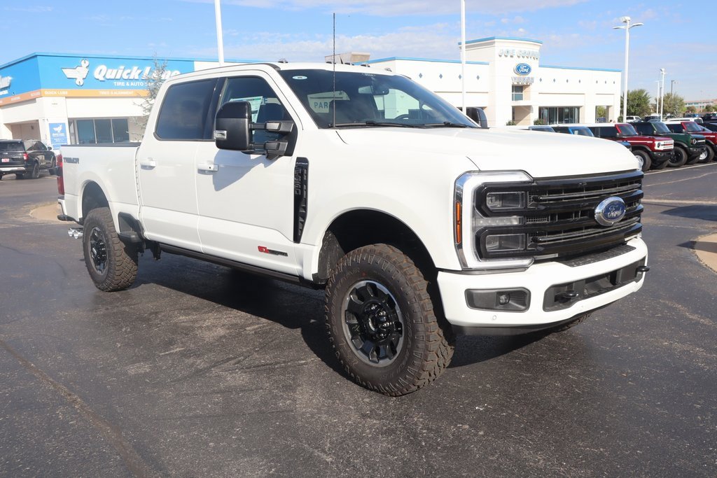 New 2025 Ford F350 Platinum w/ Tremor Off-Road Package