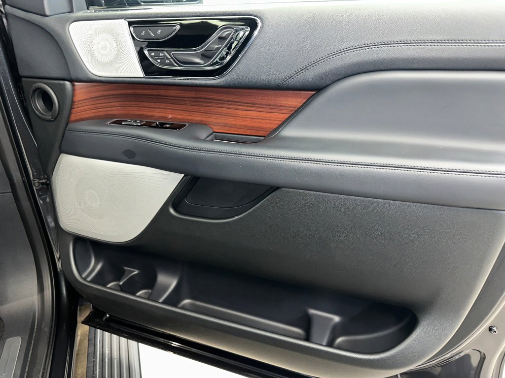 Used 2023 Lincoln Navigator Reserve image 34