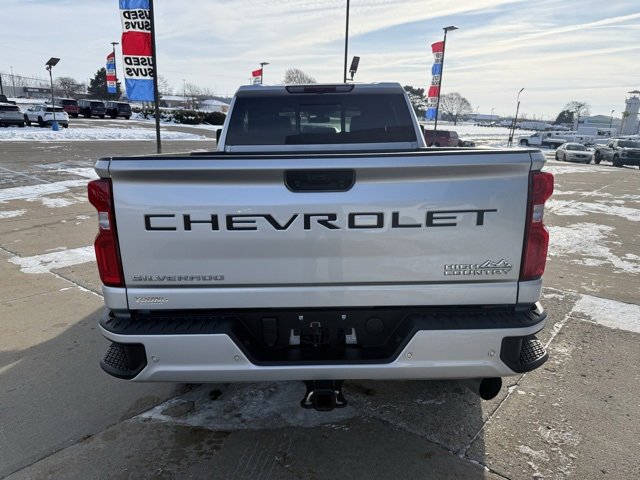 Used 2022 Chevrolet Silverado 2500 High Country w/ Safety Package II image 4
