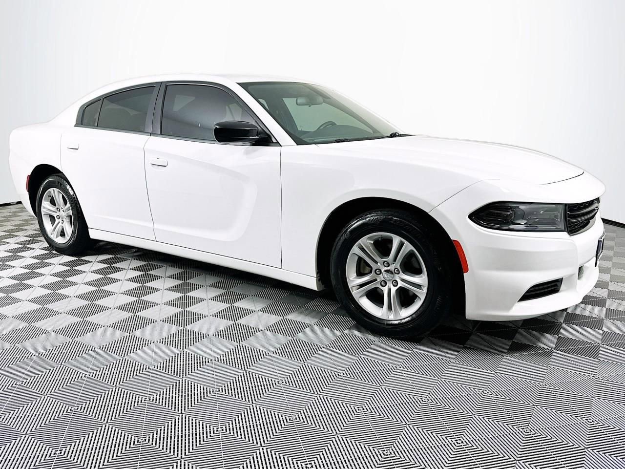 Used 2023 Dodge Charger SXT w/ Cold Weather Package RWD image 27