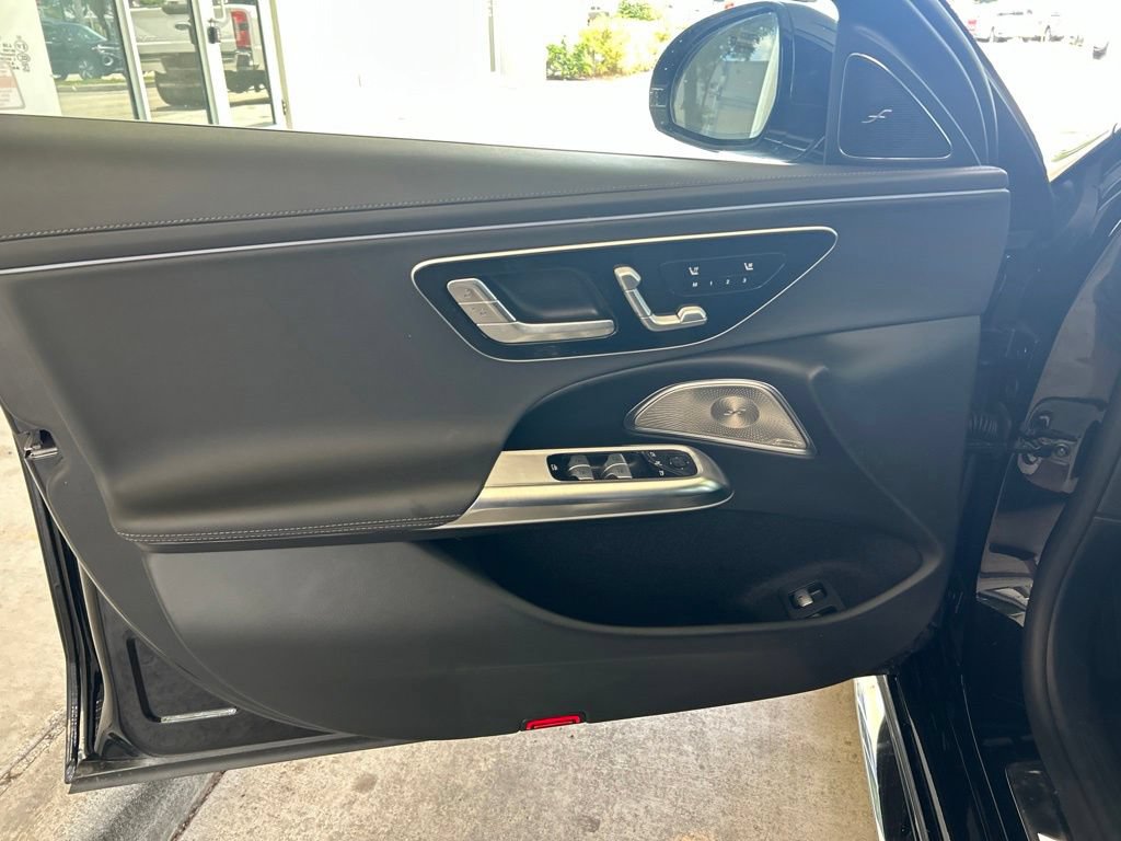 Used 2025 Mercedes-Benz E 53 AMG e 4MATIC Sedan w/ Driver Assistance Package image 38