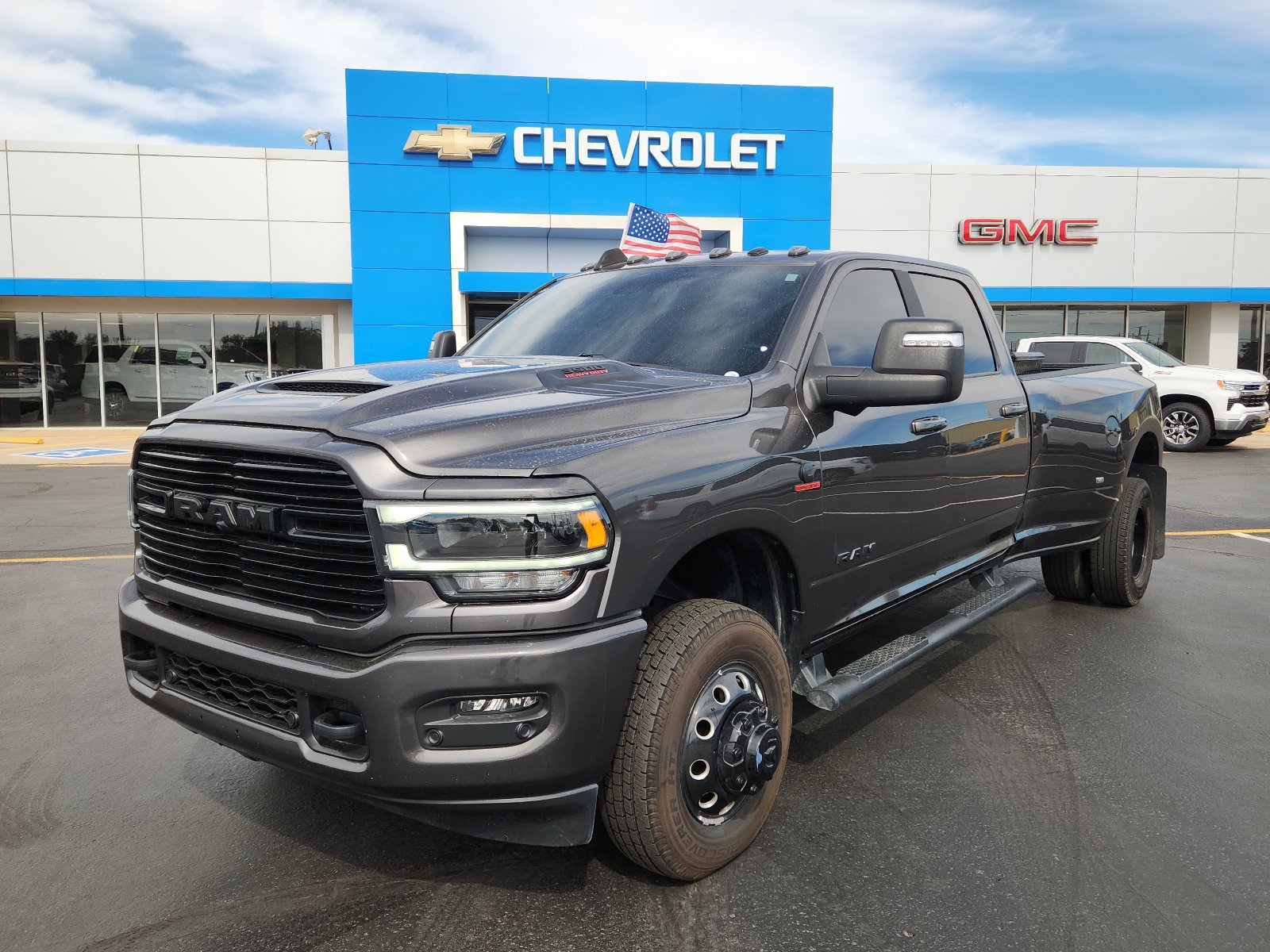 Used 2024 RAM 3500 Laramie w/ Night Edition AWD/4WD image 1