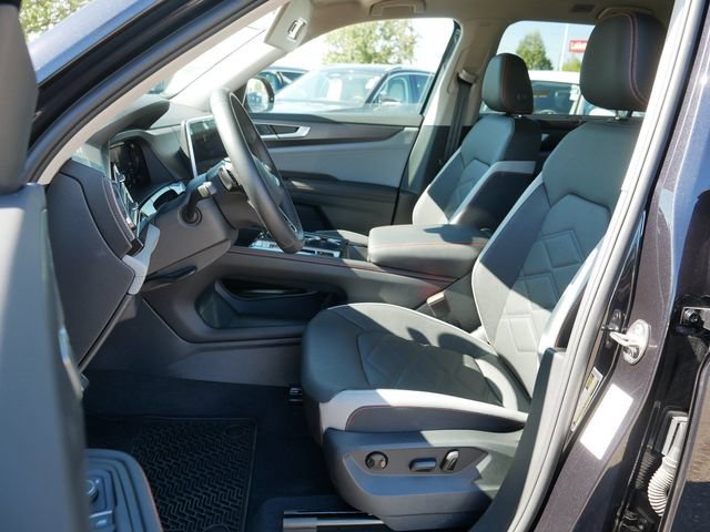 Certified 2026 Volkswagen Atlas Peak Edition AWD/4WD image 13