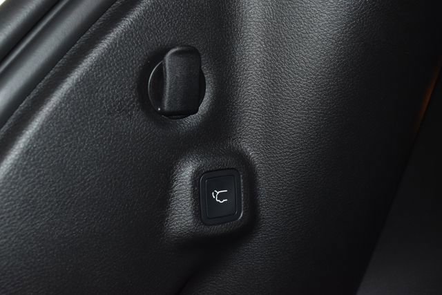 New 2026 Jeep Compass Latitude w/ Sun and Sound Group image 32