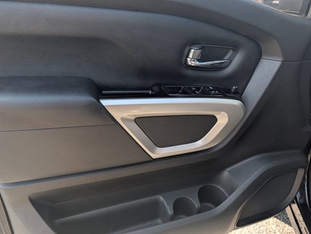 Used 2020 Nissan Titan SV w/ SV Convenience Package RWD image 15
