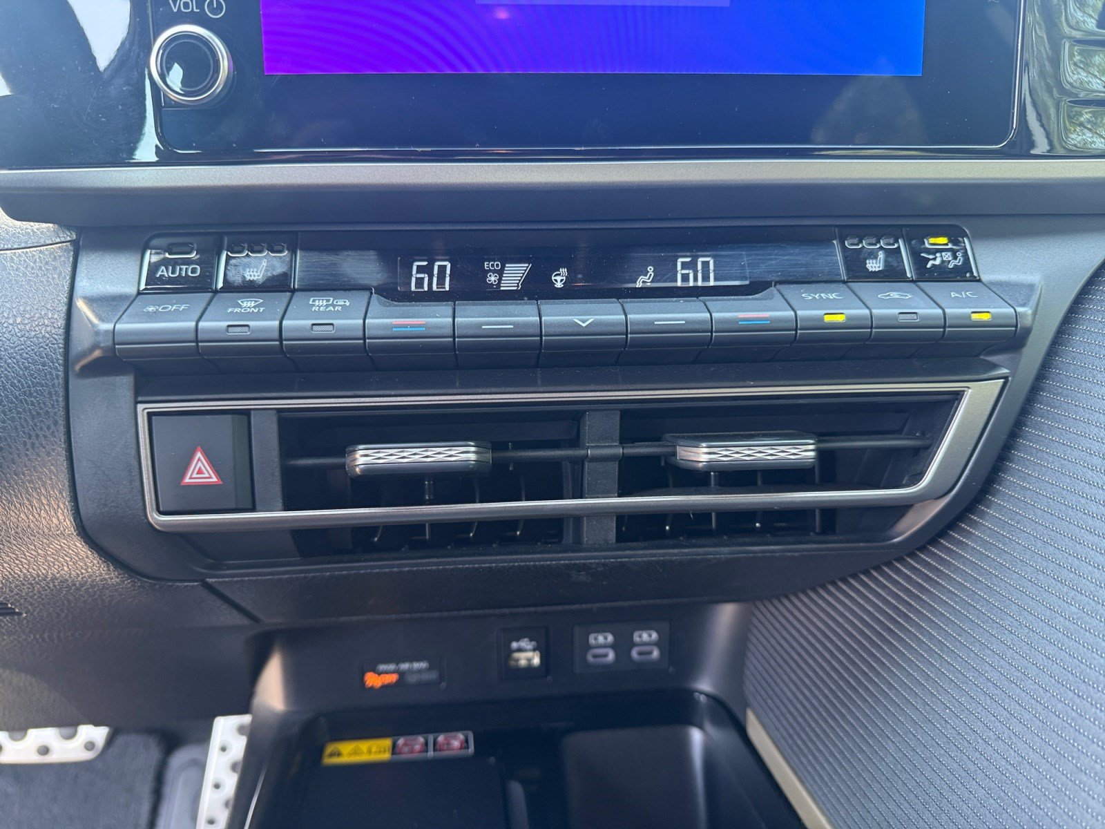 Certified 2025 Toyota Camry SE w/ Convenience Package AWD/4WD image 12