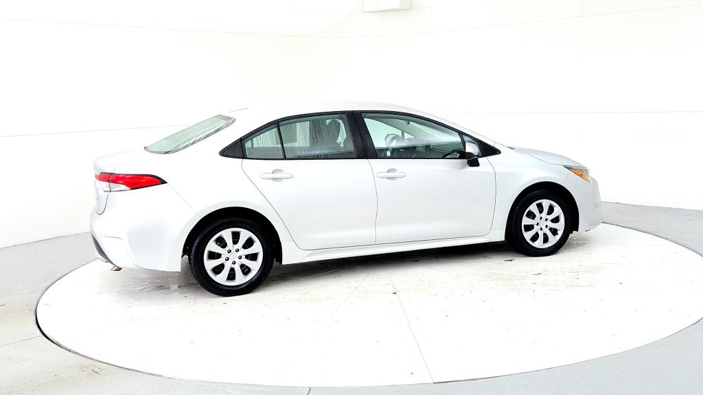 Used 2022 Toyota Corolla LE FWD image 6