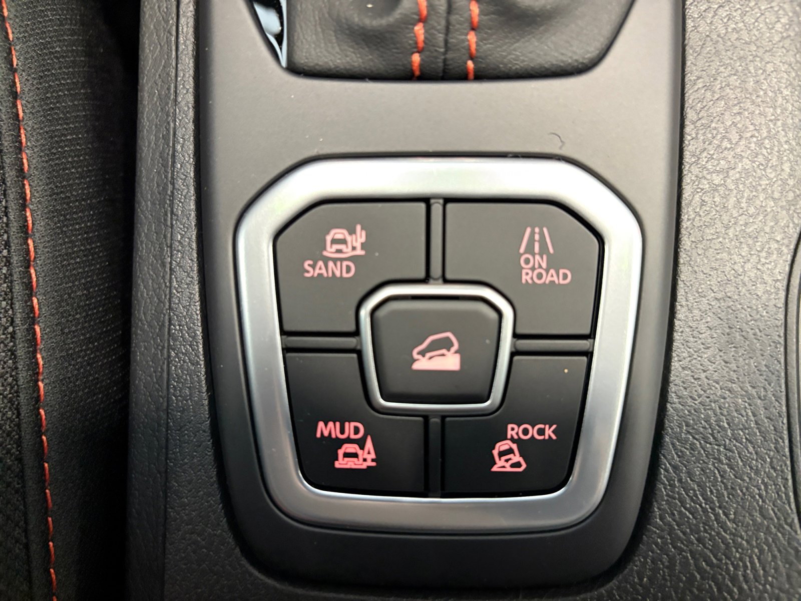 New 2026 Nissan Frontier PRO-4X w/ Pro-4x Convenience Package image 32