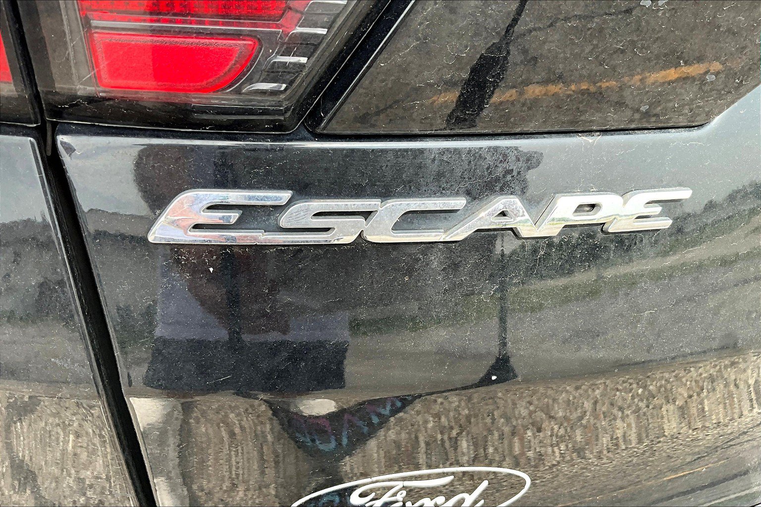 Used 2018 Ford Escape SE w/ SE Sync 3 Package FWD image 32