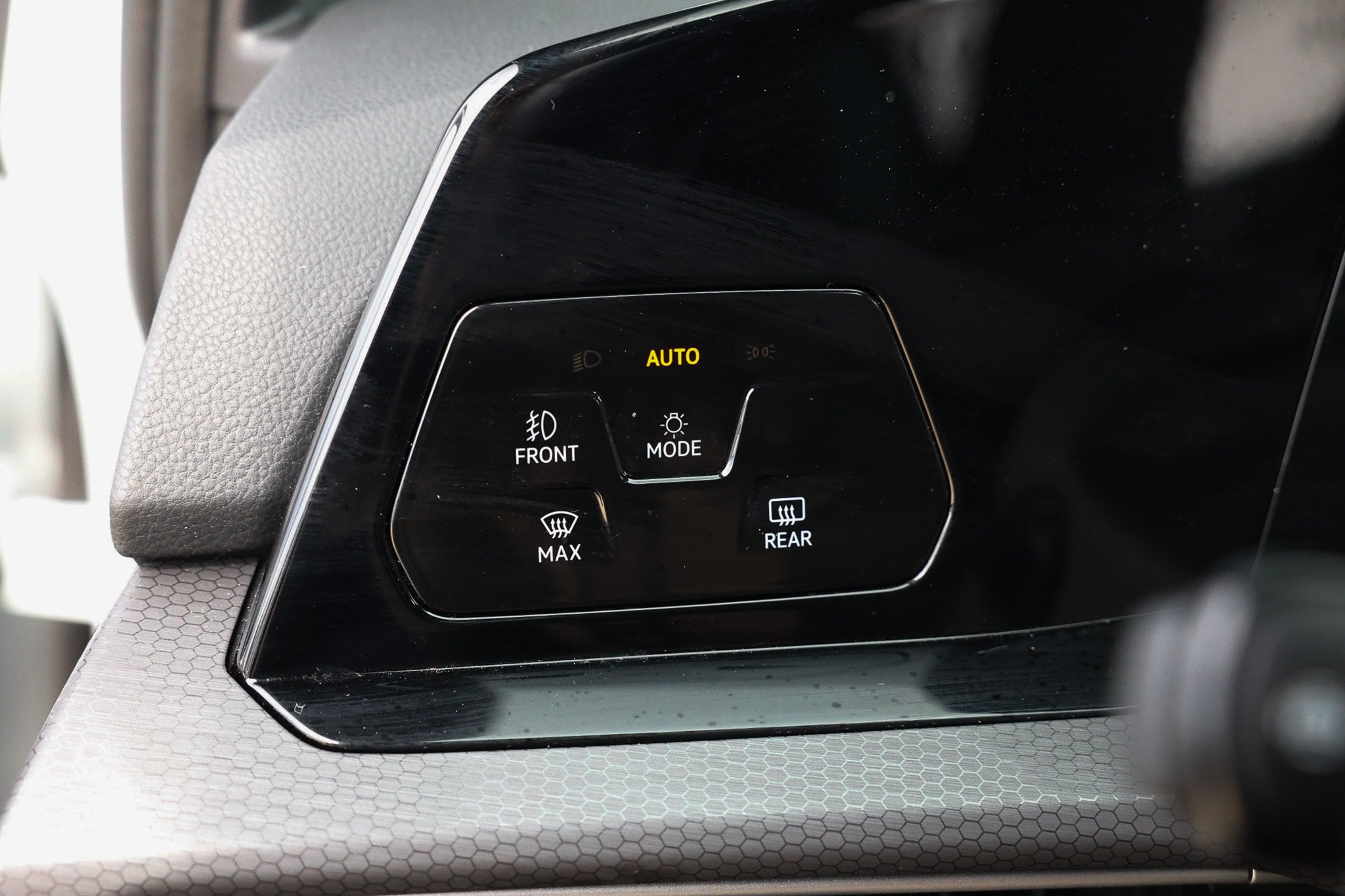 Used 2024 Volkswagen GTI SE FWD image 50