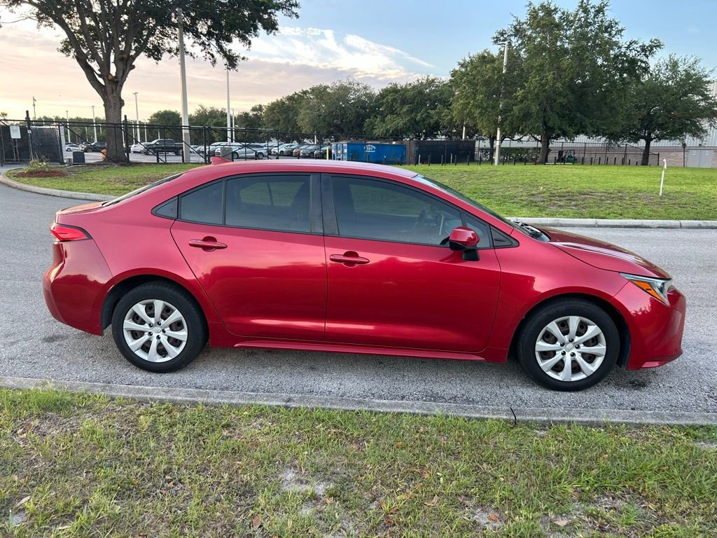 Used 2020 Toyota Corolla LE FWD image 7