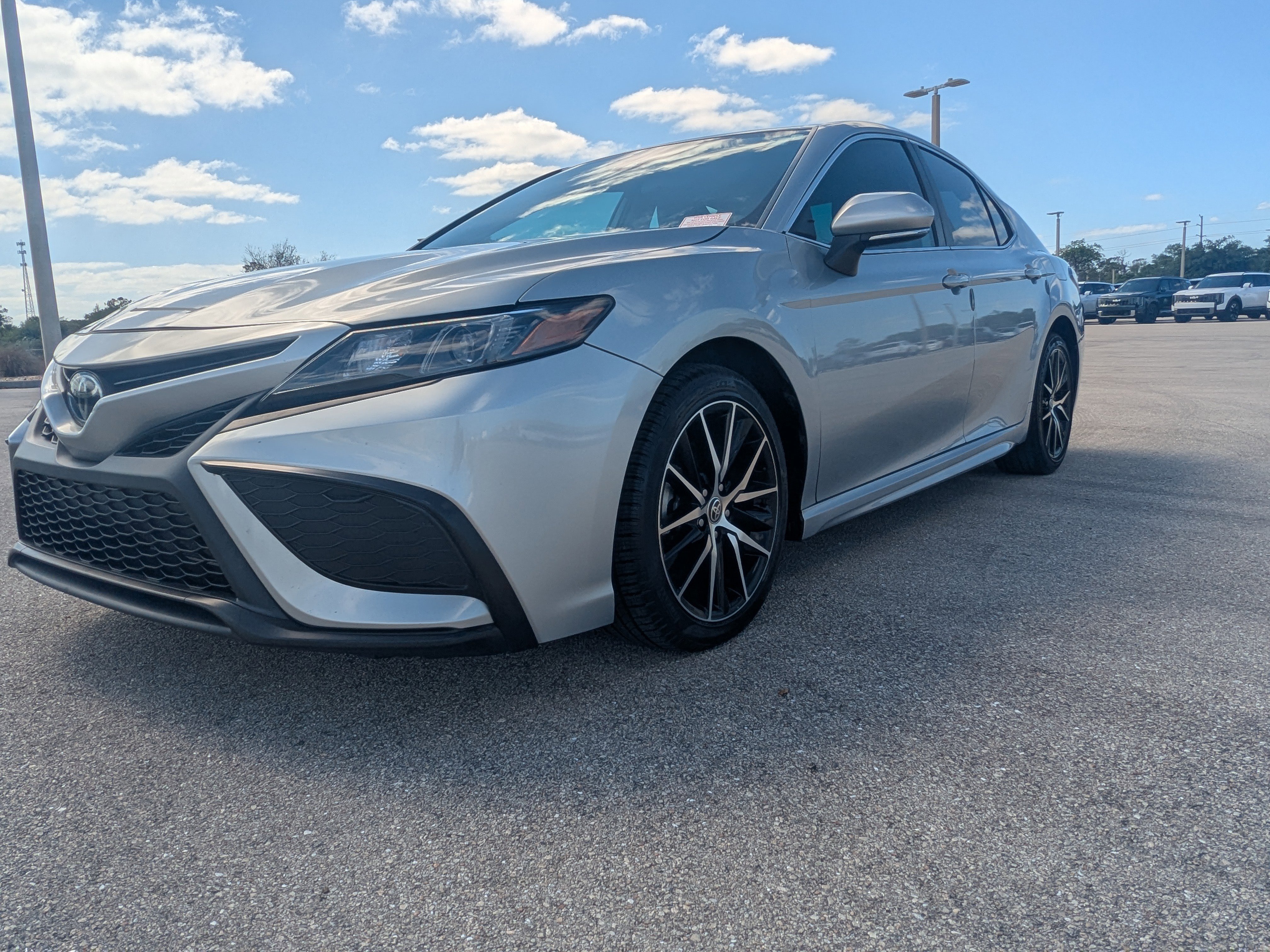 Used 2024 Toyota Camry SE FWD image 9