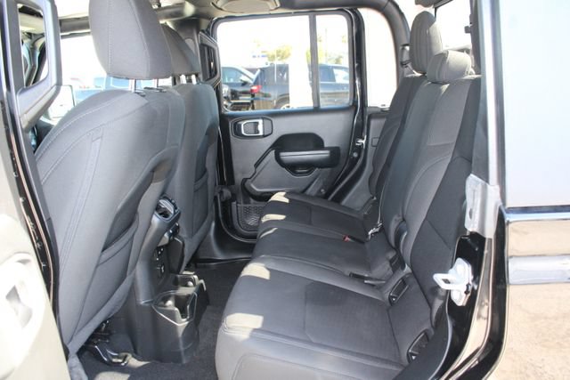 Used 2022 Jeep Gladiator Overland AWD/4WD image 46