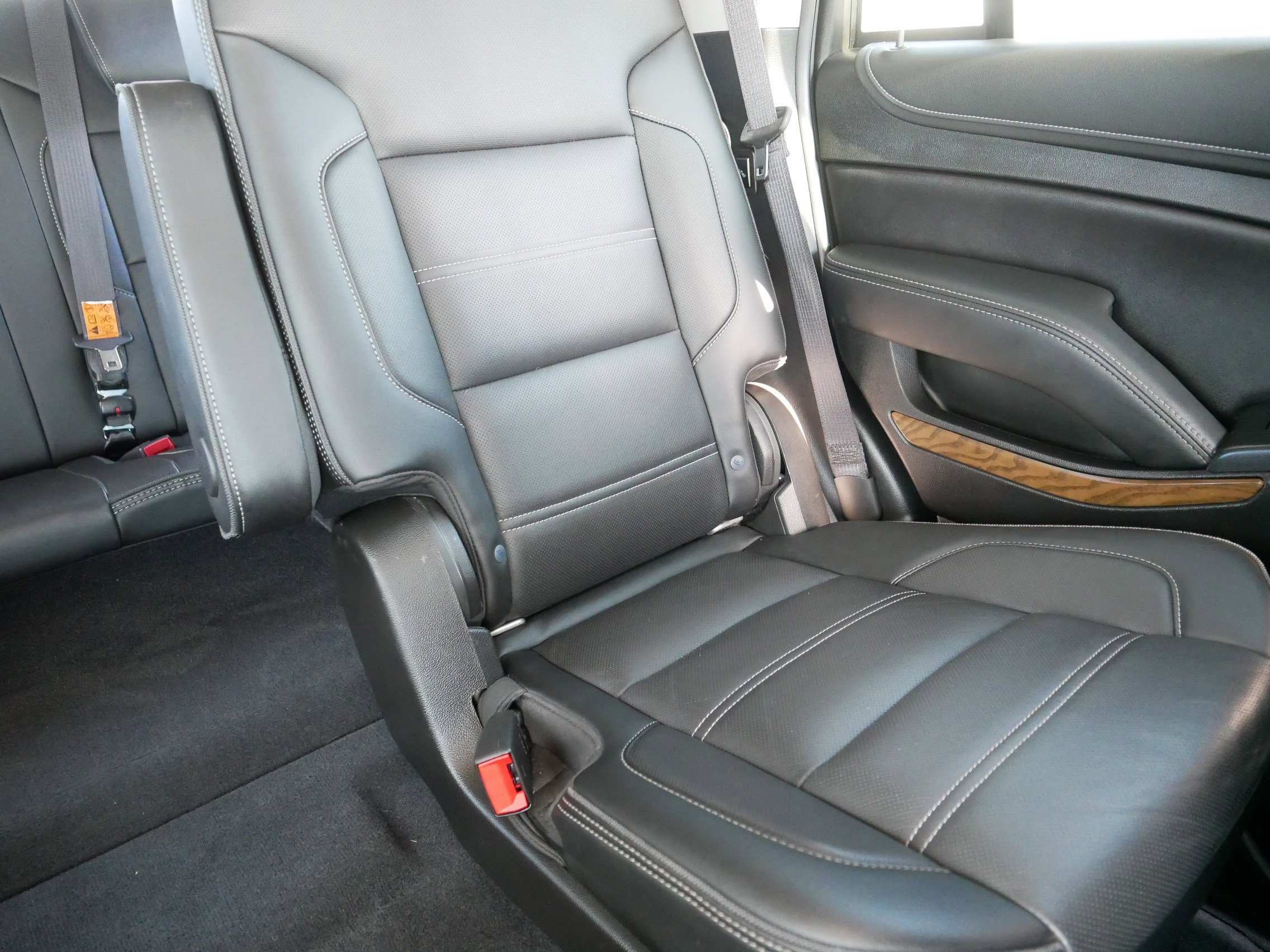 Used 2020 GMC Yukon Denali w/ Denali Premium Package image 14