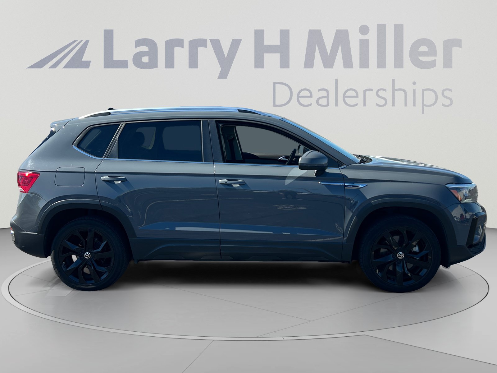 Used 2022 Volkswagen Taos SE FWD image 6