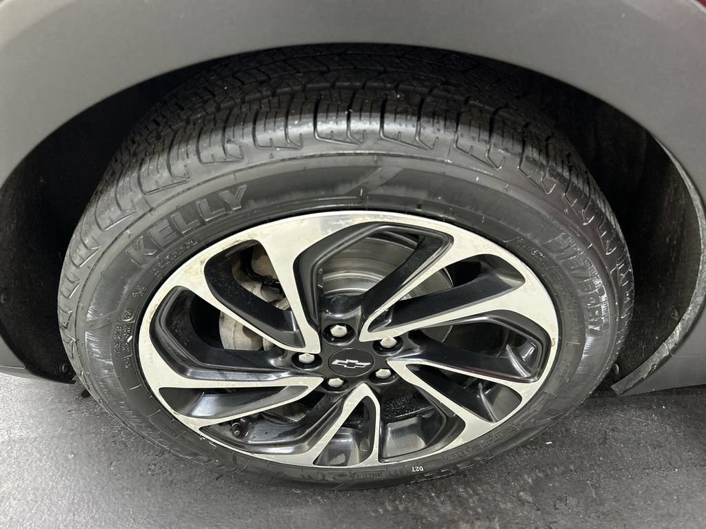 Certified 2023 Chevrolet Bolt EUV Premier w/ Sun & Sound Package FWD image 8
