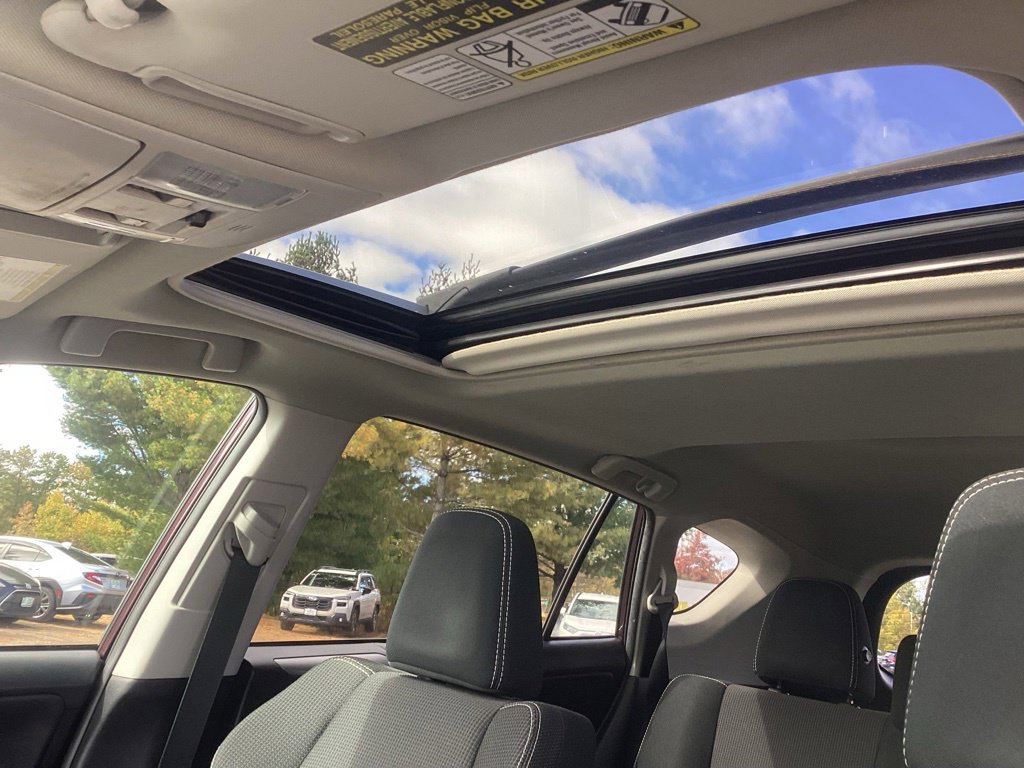Used 2017 Toyota RAV4 XLE AWD/4WD image 14